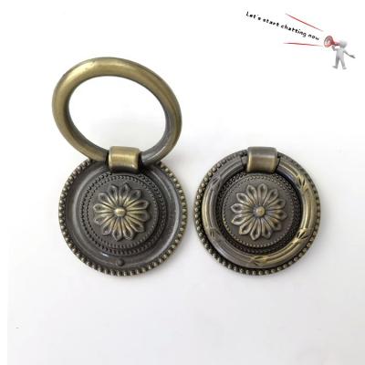 Cina Toco European Antique Drawer Wardrobe Cabinet Pull Ring brass Handle in vendita