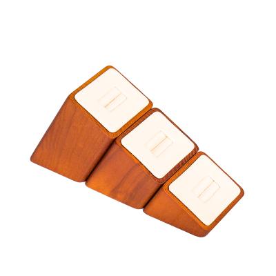 China New Attractive High-end Luxury Modern Wood Jewelry Stand Retail Fashion Manufacturing Design Wooden Rings Wooden Jewelry Display Showcase for sale