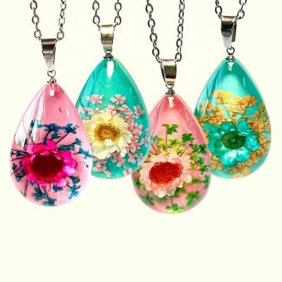 China Cute Ivy Water Drop Resin Jewelry With Real Flower Epoxy Dry Flower Jewelry Pressed Flower Pendants Necklace for sale