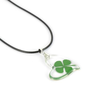 China Fashionable Hot Selling Simple Green Transparent Solid Four Leaf Heart Pendant Necklace for sale