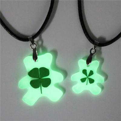 China CLASSIC Handmade Necklace Four Leaf Clover Necklace Ivr Necklace 4 Leaf Clovers Custom Pendant Jewelry for sale