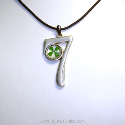 China Fashionable Four Leaf Clover Silver Color Digital 7 Lucky Charm Good Luck Necklace Jewelry for sale