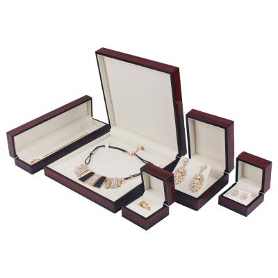 China Wholesale Recyclable High Quality Wooden Necklace Box Jewelry Box Girls Jewelry Set Luxury Box With Custom Logo for sale