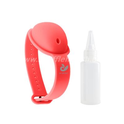 China Eco-Friendly Reusable Wristbands Hand Sanitizer Dispensing Wristband Dispenser Portable Silicone Sanitizer for Kids Sanitize Wristband for sale