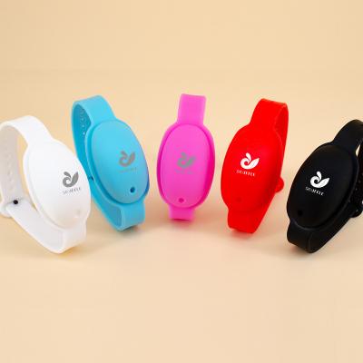 China Wholesale School Squeeze Hand Sanitizer Silicone Wristband Wristband For Kids Adult 15Ml Sanitiser Sprayer Adjustable Size Liquid for sale