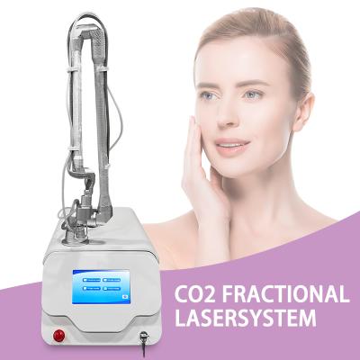 China Laser de Co2 Fraccionado de Estiramiento Vaginal Marcas de Estiramiento Eliminación de cicatrices 1066Nm Máquina de Estiramiento Vaginal Anticonveciente 360 en venta