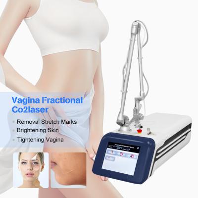 Chine Portatil Fraccionado 360 appareil de resserrement vaginal Laser à CO2 fractionné pour la machine de refaçage de la peau à vendre