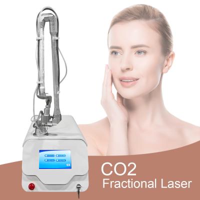 China China Fabricante de maquinaria de belleza portátil 10600nm máquina de belleza láser fraccionada de CO2 para la eliminación de arrugas en venta