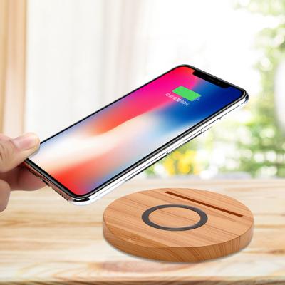 China 3D LED Acrylic Lamp Charger Instruments 2019 High Capacity Wireless Powerbank Charger for sale