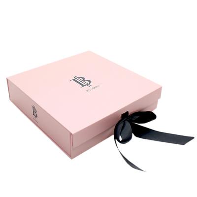 China Custom Materials Supplier Gold Matte Finish Recycled Cardboard Paper Pink Packing Box With Ribbon for sale