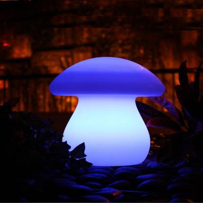 Chine IP65 étanche à l'eau Lumières lumineuses de piscine en forme de champignon éclairé à vendre