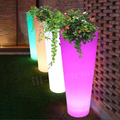 Cina Outdoor Waterproof Led Flower Planters Touch Control Type in vendita