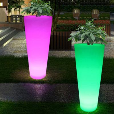 Cina Remote Control Color Changing Led Flower Pot For Beverage Stores in vendita