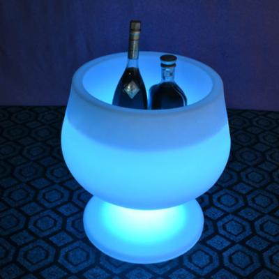 China Vino plástico LED balde de hielo intermitente recargable para exteriores en venta