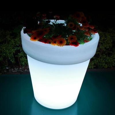 Chine Planteur de lumière LED rechargeable, Planteurs éclairés en plein air Ronde changeant de couleur à vendre