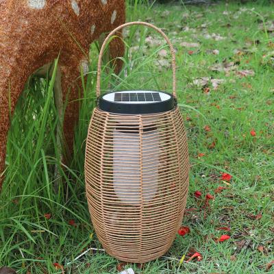 China IP65 Rattan Woven Solar Lights, 3500K Rattan Solar Powered Garden Lantern Te koop