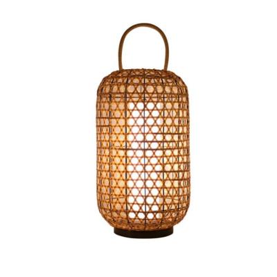 China Waterdichte vloerlamp van rotan, Wicker staande lamp voor buitenbalkon Te koop