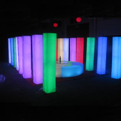 中国 PE Plastic illuminated decorative wedding columns lighted wedding columns 販売のため