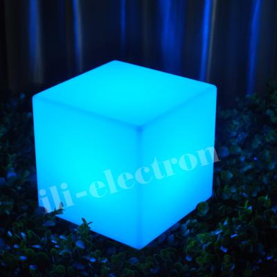 China PE plastic color changing illuminated Solid LED Glow Cubes Te koop