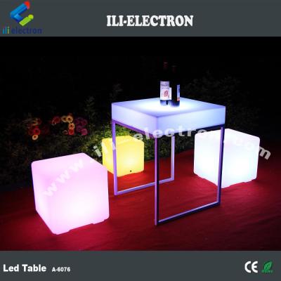 China RGB colorful mordern design illuminated led table for night club en venta