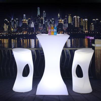 China Modern design Square Set high bar cocktail white PE plastic led light bar table zu verkaufen