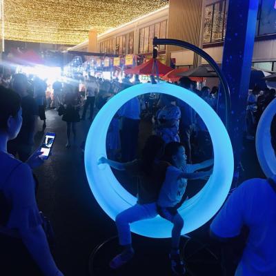 中国 Amusement Facility Glow Led Swings With Hanging Frame 販売のため