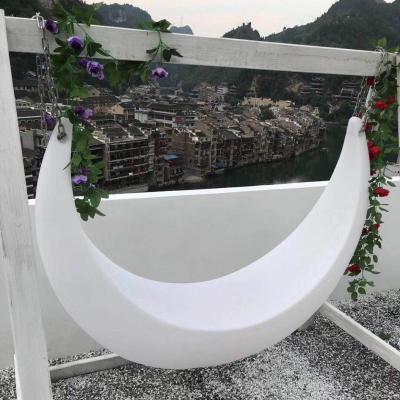 China IP54 Plastic Swing Glow Led Moon Chair For Wedding zu verkaufen