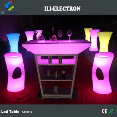 Cina Tavolo da cocktail in plastica a LED in PE con modalità di illuminazione a stroboscopo e alimentato da una batteria al litio ricaricabile in vendita