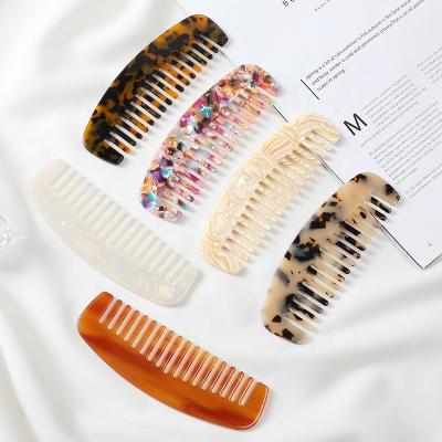 China Portable Wide Marbling Acetic Acid Tooth Comb Leopard Print Tortoiseshell Acetate Arched Comb Large Size Home Hair Comb For Women for sale