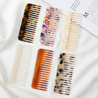 China Customization Colorful Indoor Leopard Print Acetic Hair Combs Portable Wide Tooth Marbling Combs For Women Tortoiseshell Acetate Combs for sale