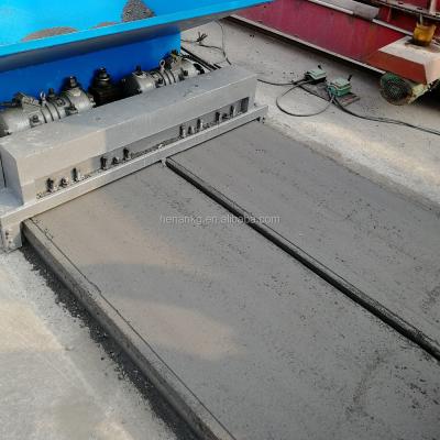 China Easy Operation Precast Concrete Beam Lightweight Concrete Curbs Panel Making Machine for sale