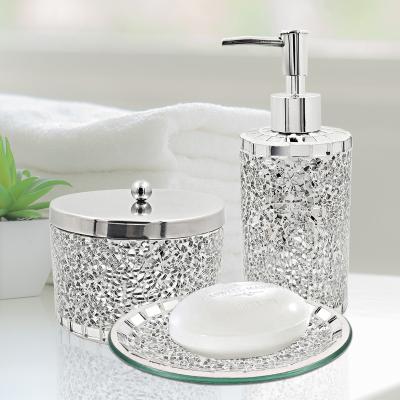 China New Sustainable Personalized Luxurious Glass Bath Set For Royal Home Decor Bathroom for sale