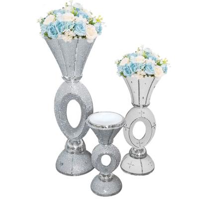 China Modern Luxury Shinny Silver Decorative European Style Vase Fiberglass Flower Floor Vase UK for sale