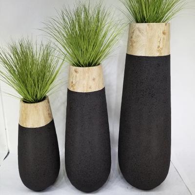 China Hot Sale CLASSIC Home Decorative Fiberglass Grain Garden Vase Black Wood Planter For Garden for sale