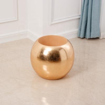 China Iteml New Modern Design Round Ball Shape Fiberglass Home Decoration Gold Flower Pot Vase for sale