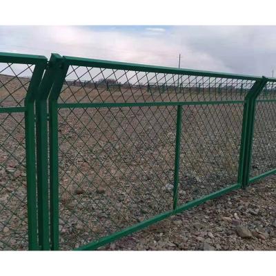 China Easily Assembled Farm Wire Mesh Fence Coated Galvanized Frame Solar Ground System Barrier Fencing Wire Mesh Protection Rail for sale