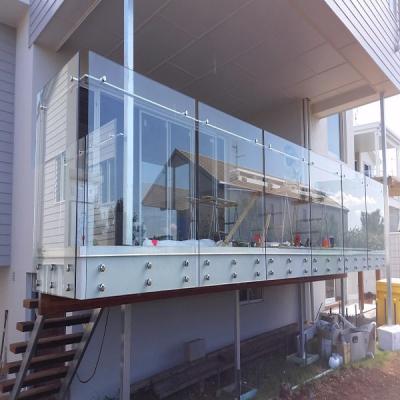 China Modern Outdoor Modern Home Roof Stair Deck Deck Balcony Polish Stainless Steel Glass Railing Standoff for sale