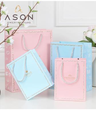 China Jewelry Gift Bag Fashion Exquisite Cute Portable Gift Bag Can Be Customized Gift Packaging Paper Bag for sale