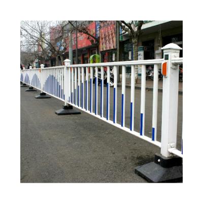 China No Fading Good Quality 2022 Wholesale Portable Fence Barrier Guardrails For Road for sale