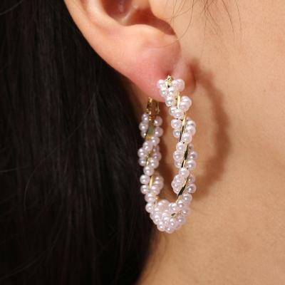 China FASHIONABLE YUJIN 2022 Meow Round Big Circle Pearl Circle Twist Earrings For Women for sale