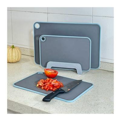 China Multipurpose 3 Piece Set Indexed Cutting Boards with Grooves BPA Free Non Slip Black for sale