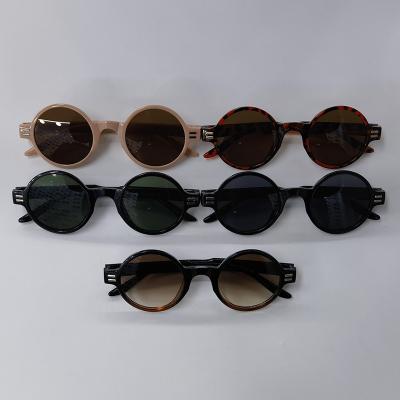 China Fashion sunglasses 30240-97127 popular wholesale fashion sunglasses uv400 shades small round frame sun glasses for women and men retro 2023 for sale