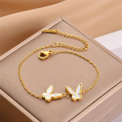 China Hot Selling FASHIONABLE Gold Plated White Shell Stainless Steel Butterfly Restrictor Chain Bracelet Women Bracelet Fashion Delicate for sale