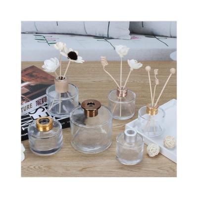 China Stocked Luxury Natural Glass Bottle Essential Oil Reed Diffuser With Natural Sticks For Gift Set for sale