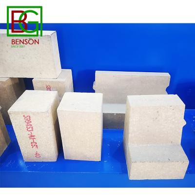 China Industrial Boiler Plant Fused Clay Refractori Insulation South Refractory Lightweight Brick Silica Molded Specific Heat for sale