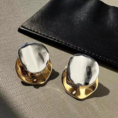 China TRENDY Fashion French Metal Personalized Detachable Waves Round Irregular Earrings Contrasting Color Stud Earrings For Women for sale