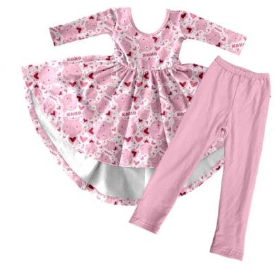 China 100%cotton Baby's Valentine's Dress Set Kids Lovely Pink Clothes Winter Girl's Ruffle Pants Prints With Heart Dress Kids Outfits for sale