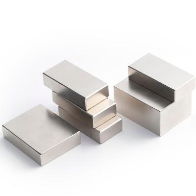 China Custom Permanent Ndfeb Super Strong Bulk Square Block Magnetic Neodymium Bar Magnets for sale