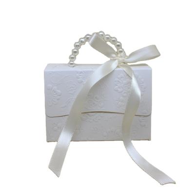 China Recycled Premium Materials Party Wedding Favor Gift Box Chocolate Favor Candy Ribbon Gift Box With Handle for sale