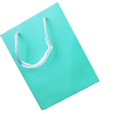 China Recyclable Bargain Eco Gift Bags Garment Paper Bag Big Sale for sale